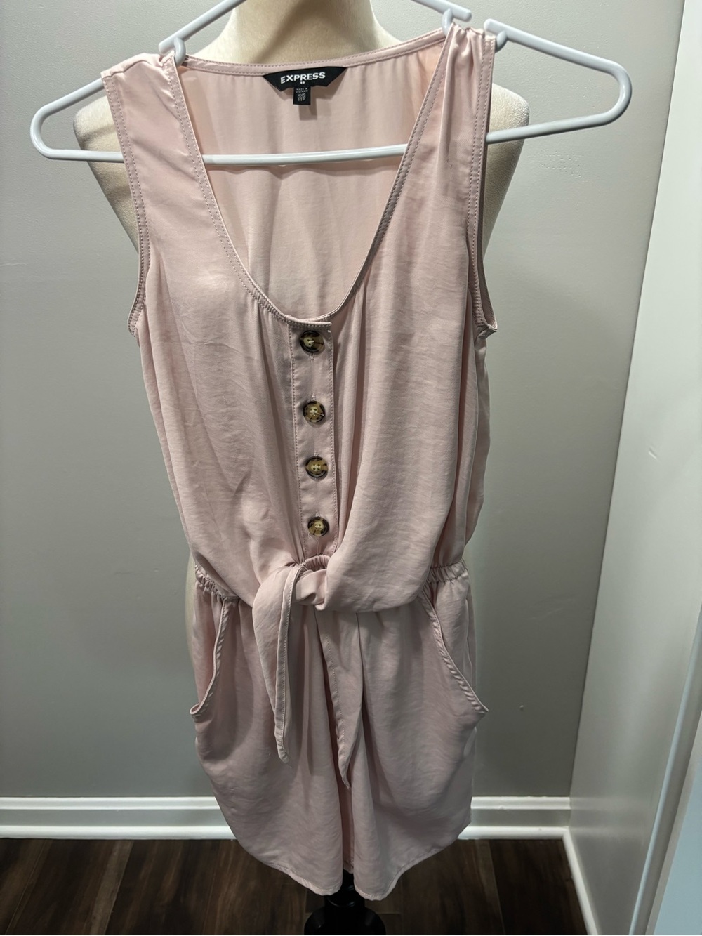 Express Women's Sleeveless Tie-Waist Romper in Blush